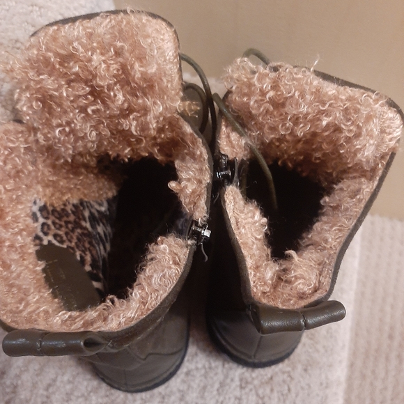 Winter Boots - Picture 11 of 11